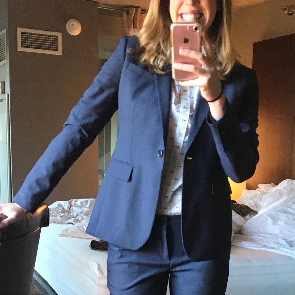 Banana Republic Classic Suit Size 4 Navy Blazer